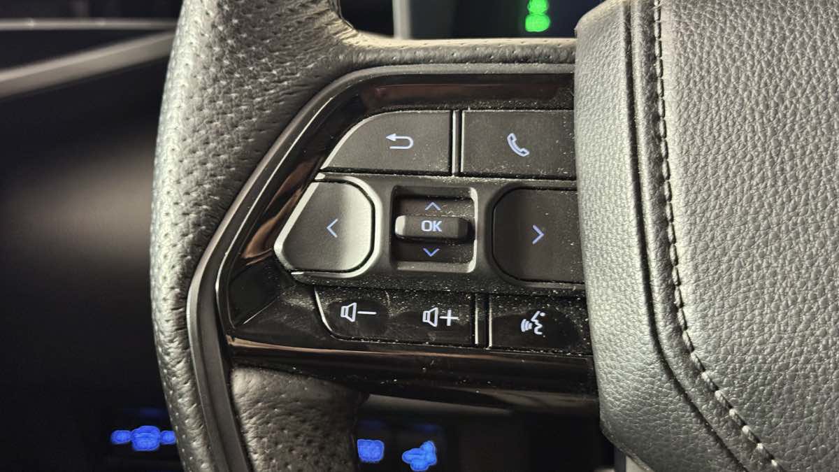 Used 2023 Toyota Sequoia TRD Pro AWD/4WD image 21