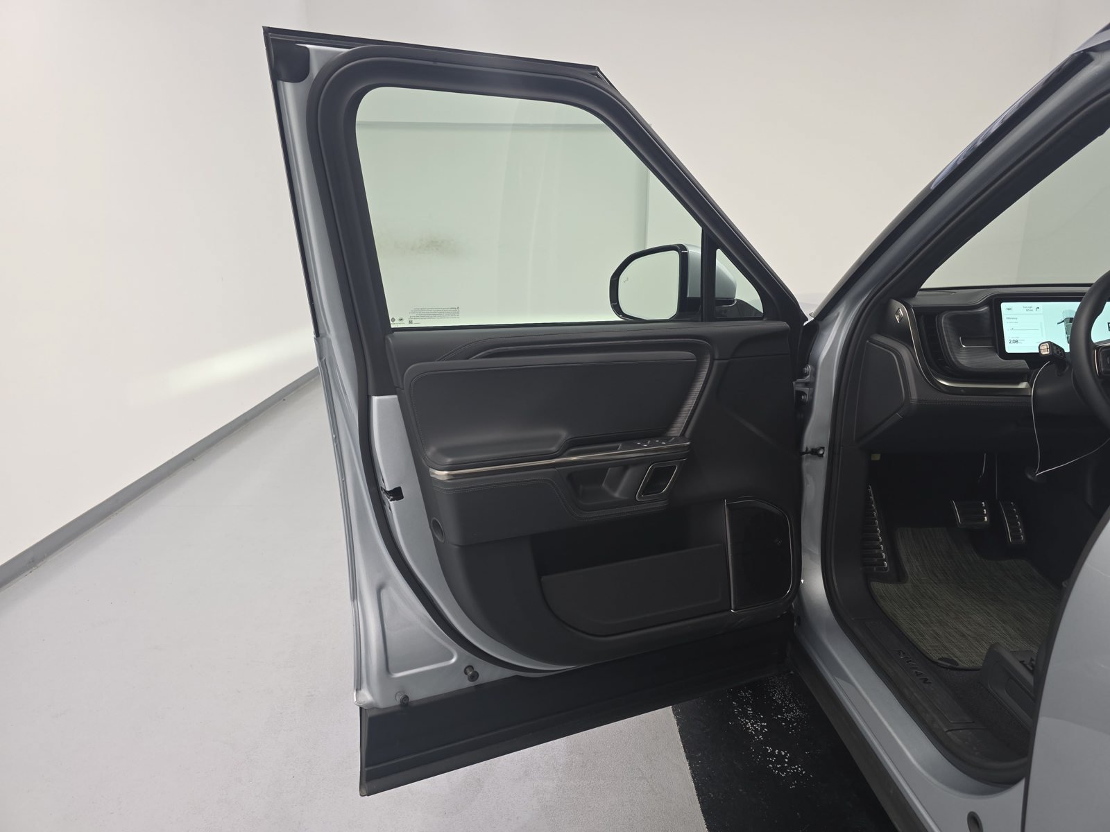 Used 2023 Rivian R1S Adventure Quad AWD/4WD image 16