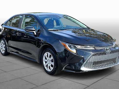Used 2021 Toyota Corolla LE image 2
