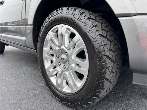 Used 2014 Ford Expedition Limited w/ Equipment Group 301A RWD image 9