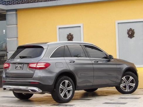 Used 2019 Mercedes-Benz GLC 350e 4MATIC image 10