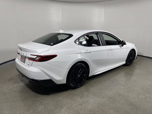 Certified 2025 Toyota Camry SE FWD image 3