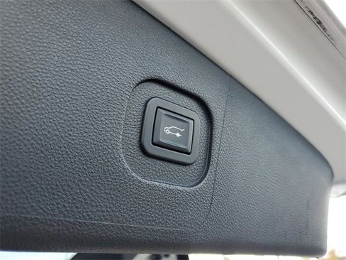 Used 2017 GMC Terrain SLT w/ Open Road Package image 7