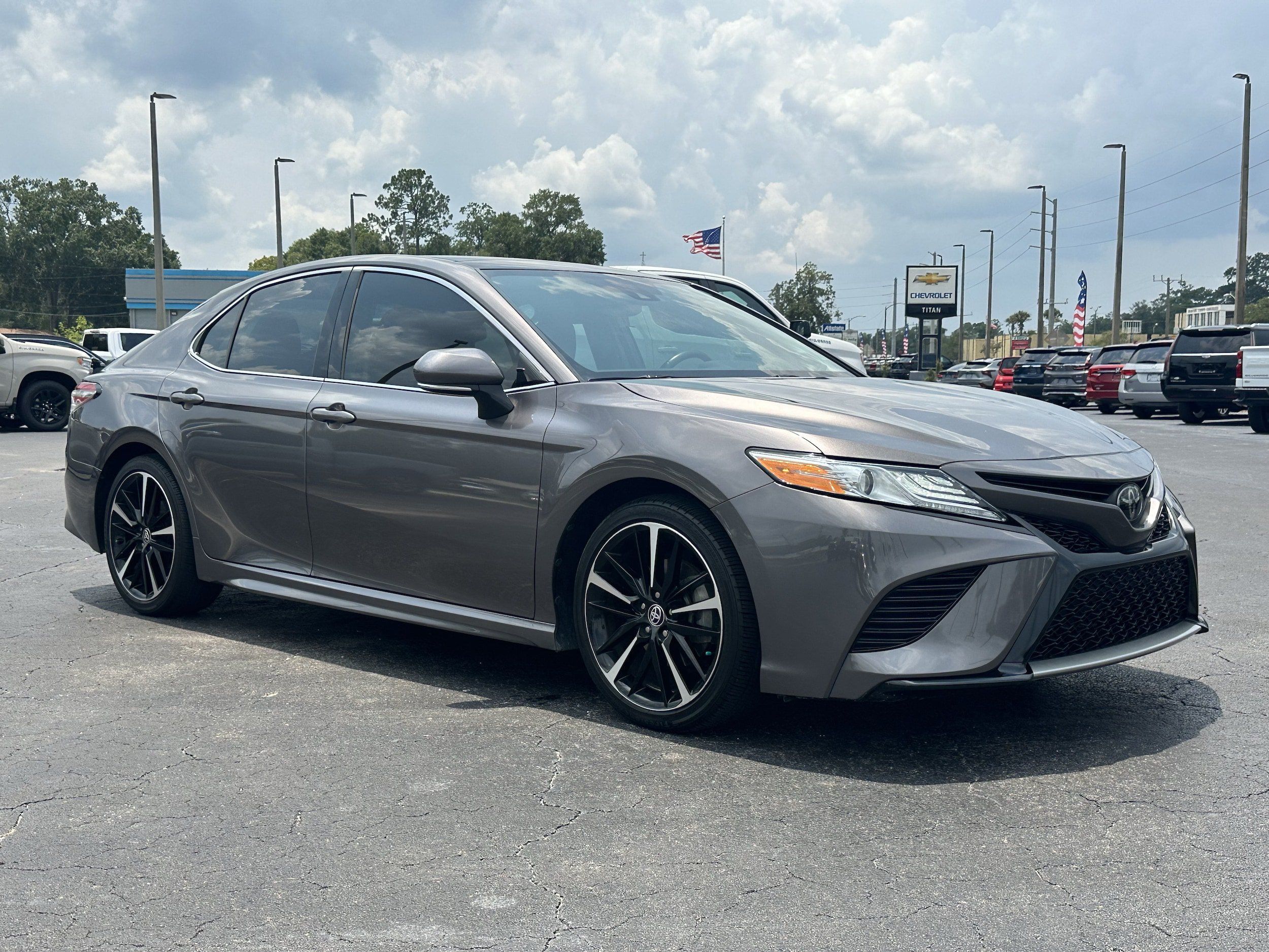 Used 2020 Toyota Camry XSE FWD image 2
