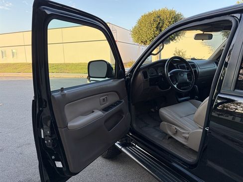 Used 2002 Toyota 4Runner SR5 w/ Leather Trim Pkg AWD/4WD image 14