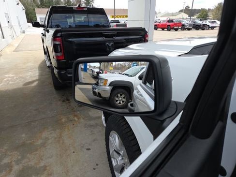 Used 2020 Chevrolet Silverado 1500 Custom w/ Custom Value Package image 36