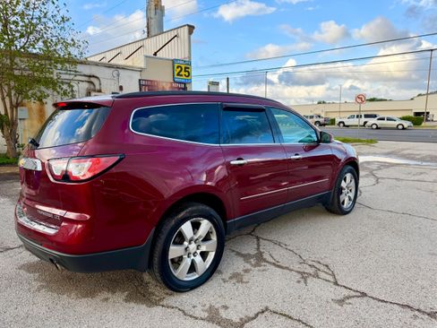 Used 2015 Chevrolet Traverse LTZ AWD/4WD image 3