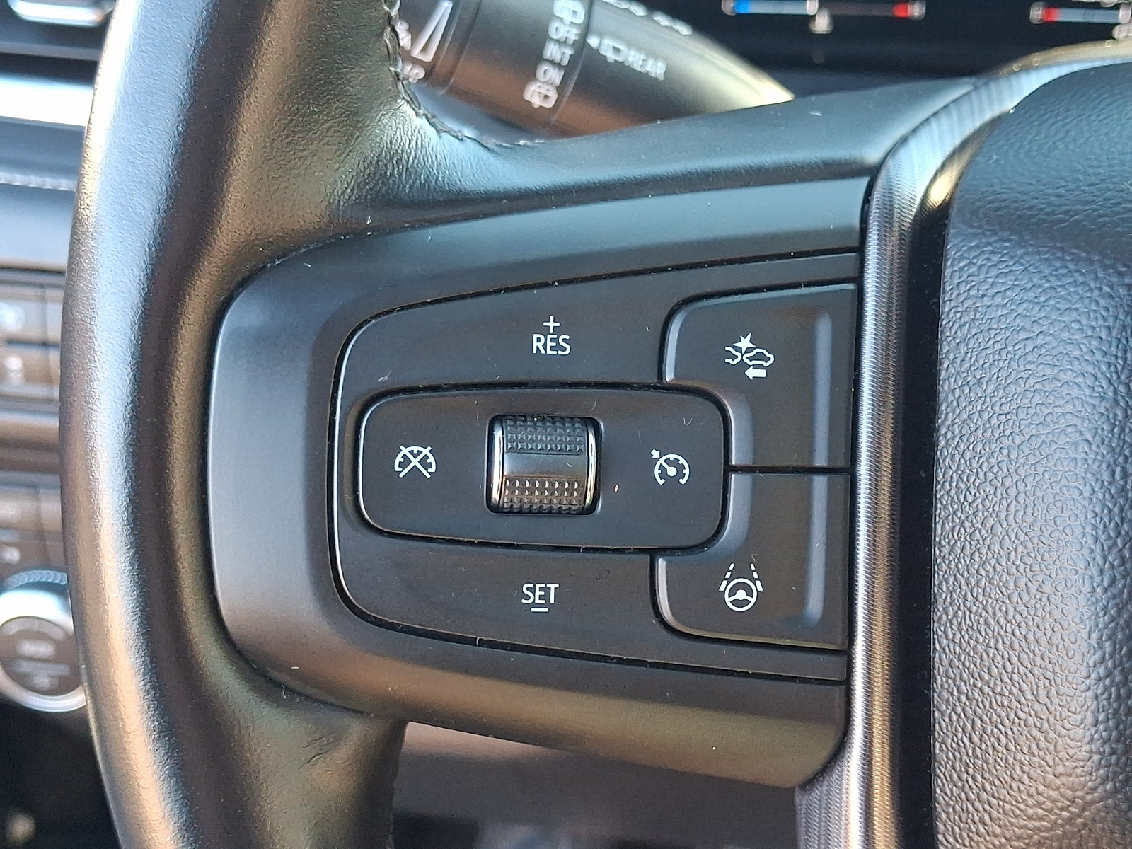 Used 2023 GMC Yukon XL Denali Ultimate AWD/4WD image 23