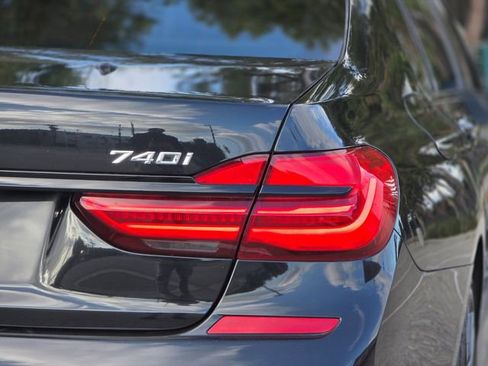 Used 2018 BMW 740i RWD image 14