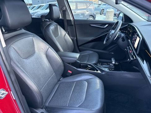 Used 2023 Kia Niro SX image 42