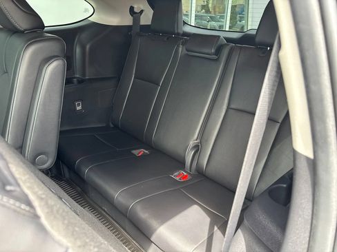 Used 2023 Toyota Highlander Limited AWD/4WD image 8