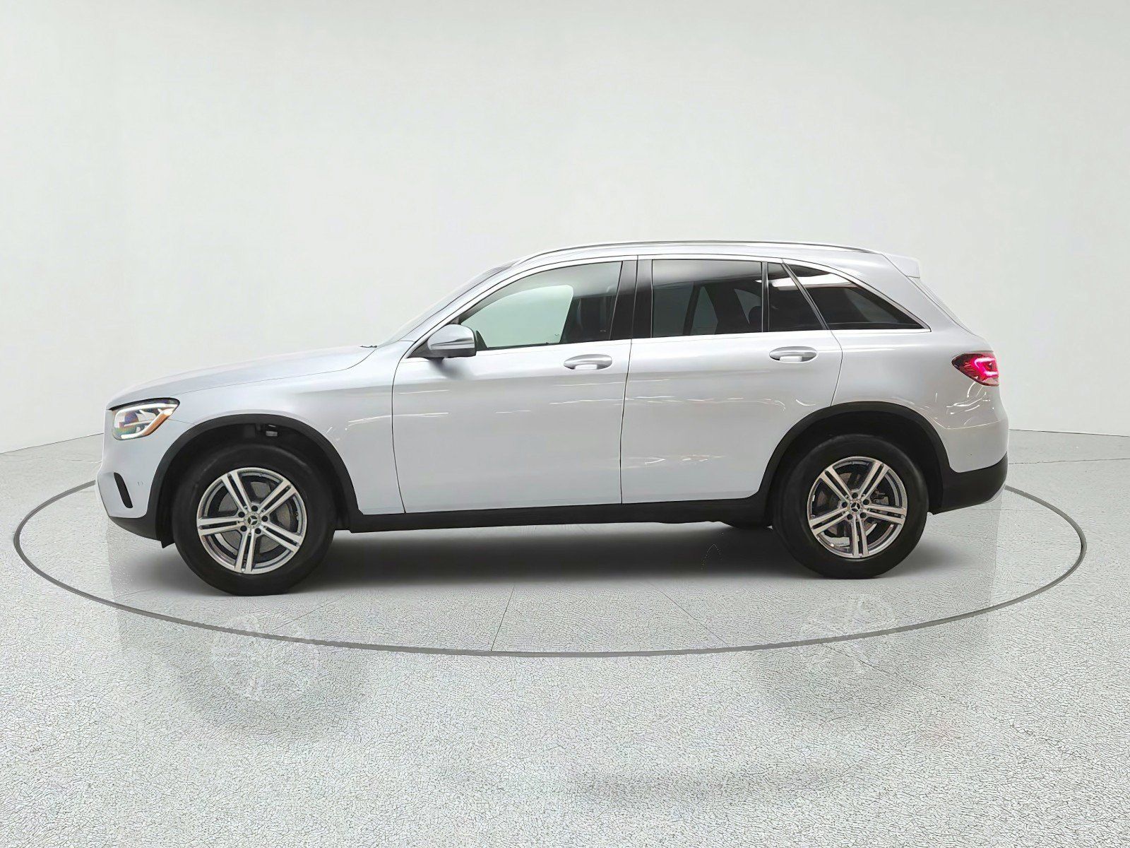 Used 2022 Mercedes-Benz GLC 300 w/ Premium Package Lite image 8