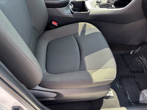 Used 2025 Toyota RAV4 LE AWD/4WD image 36