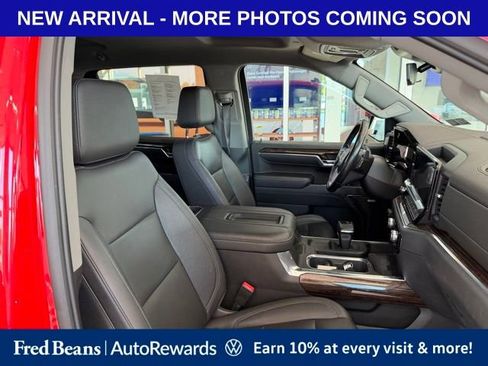 Used 2022 GMC Sierra 1500 Elevation w/ Elevation Premium Package AWD/4WD image 6