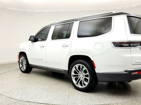 Used 2022 Jeep Grand Wagoneer Series II AWD/4WD image 7
