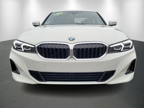 New 2025 BMW 330i xDrive Sedan w/ Convenience Package image 2