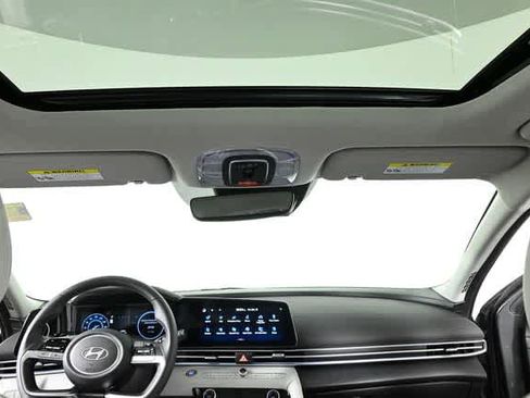 New 2025 Hyundai Elantra Limited image 62