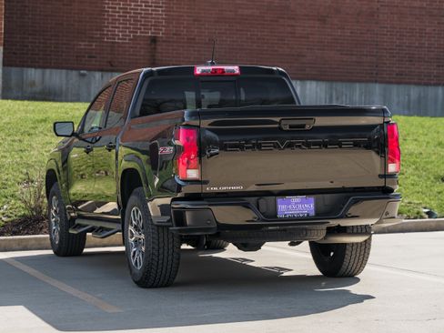 Used 2024 Chevrolet Colorado Z71 w/ Z71 Convenience Package 2 image 5