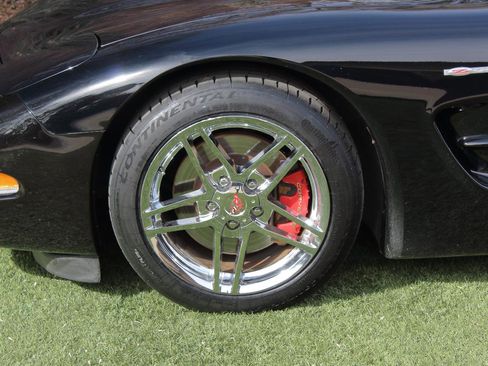 Used 2001 Chevrolet Corvette Z06 w/ Memory Pkg image 25