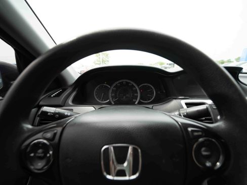 Used 2015 Honda Accord LX image 15