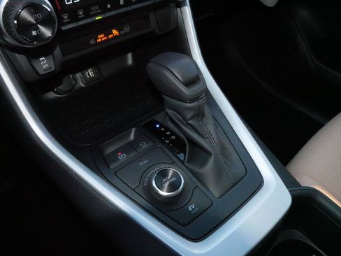 Certified 2025 Toyota RAV4 LE image 24