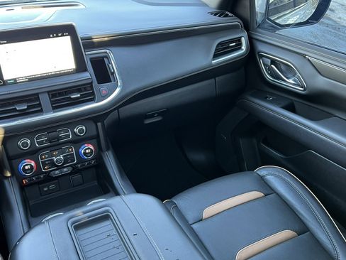 Used 2023 GMC Yukon XL AT4 image 34