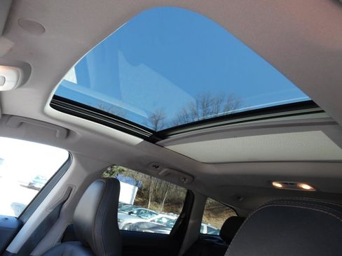 Used 2017 Volvo XC60 T5 Dynamic w/ Preferred Option Package image 17