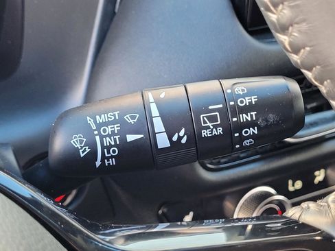 Used 2023 Honda HR-V EX-L image 32