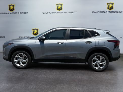 Used 2024 Chevrolet Trax LS w/ LS Convenience Package FWD image 2