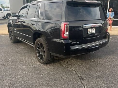 Used 2019 GMC Yukon Denali w/ Denali Ultimate Package AWD/4WD image 22