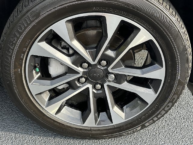 Used 2023 Jeep Grand Cherokee Overland AWD/4WD image 9