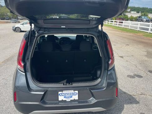 Used 2025 Kia Soul S FWD image 9