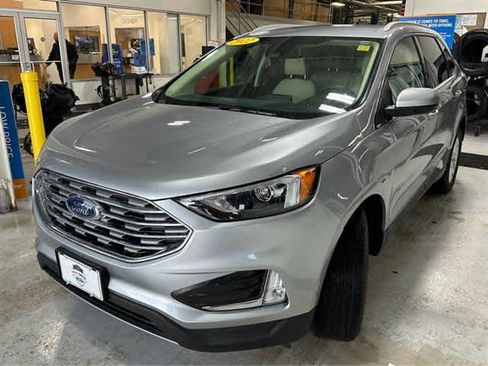 Used 2022 Ford Edge SEL w/ Convenience Package image 3