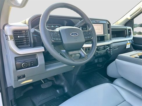 New 2025 Ford F550 4x4 Regular Cab Super Duty image 6
