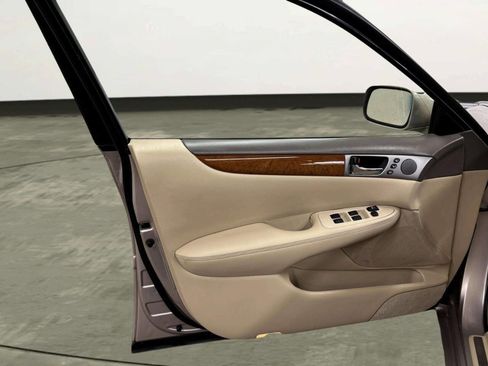 Used 2005 Lexus ES 330 FWD image 12