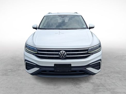Used 2023 Volkswagen Tiguan SE AWD/4WD image 8