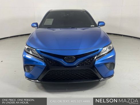 Used 2019 Toyota Camry XSE w/ Navigation Package FWD image 2