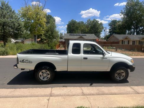 Used 1999 Toyota Tacoma 4x4 Xtracab image 6