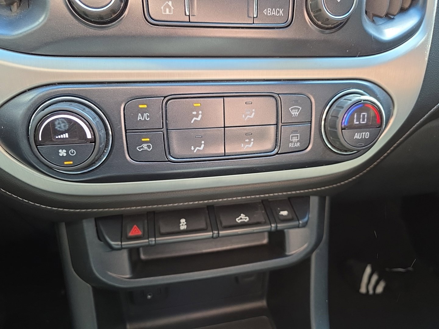 Used 2020 GMC Canyon SLE w/ Elevation Edition AWD/4WD image 15