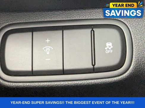 Used 2025 Hyundai Venue Limited image 39