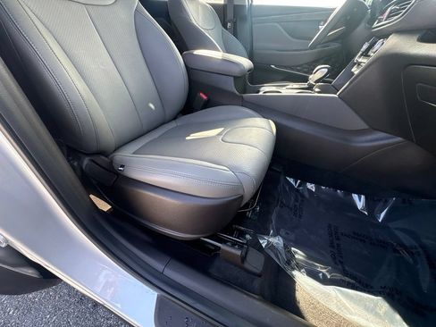 Used 2020 Hyundai Santa Fe SEL w/ Convenience Package FWD image 23