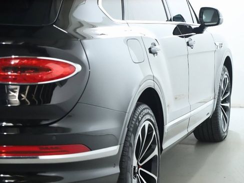 Used 2022 Bentley Bentayga image 8