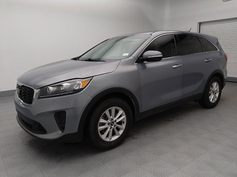 Used 2020 Kia Sorento LX image 2