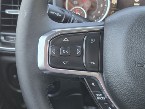 Used 2025 RAM 1500 Laramie AWD/4WD image 18