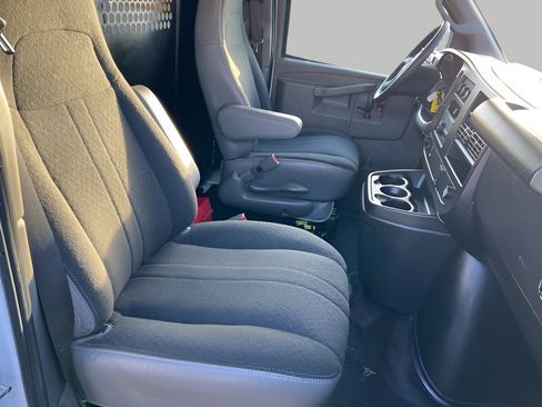 Used 2023 Chevrolet Express 2500 RWD 2500 135 w/ Driver Convenience Package image 30