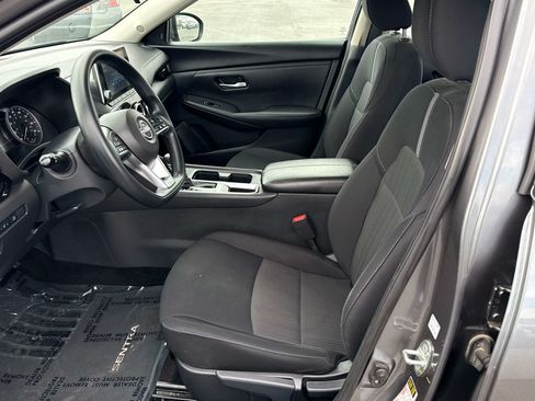 Used 2024 Nissan Sentra SV FWD image 11