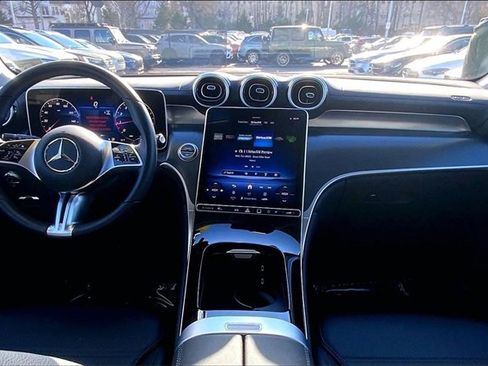 Used 2025 Mercedes-Benz GLC 300 GLC 300 image 11