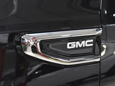 Used 2023 GMC Yukon XL SLT image 43