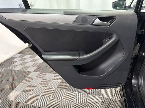 Used 2014 Volkswagen Jetta TDI FWD image 17