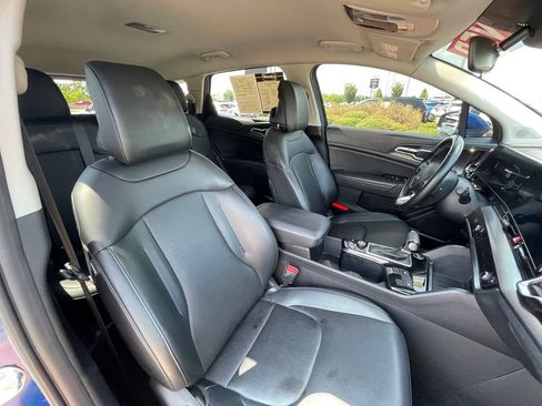 Certified 2024 Kia Sportage EX FWD image 31